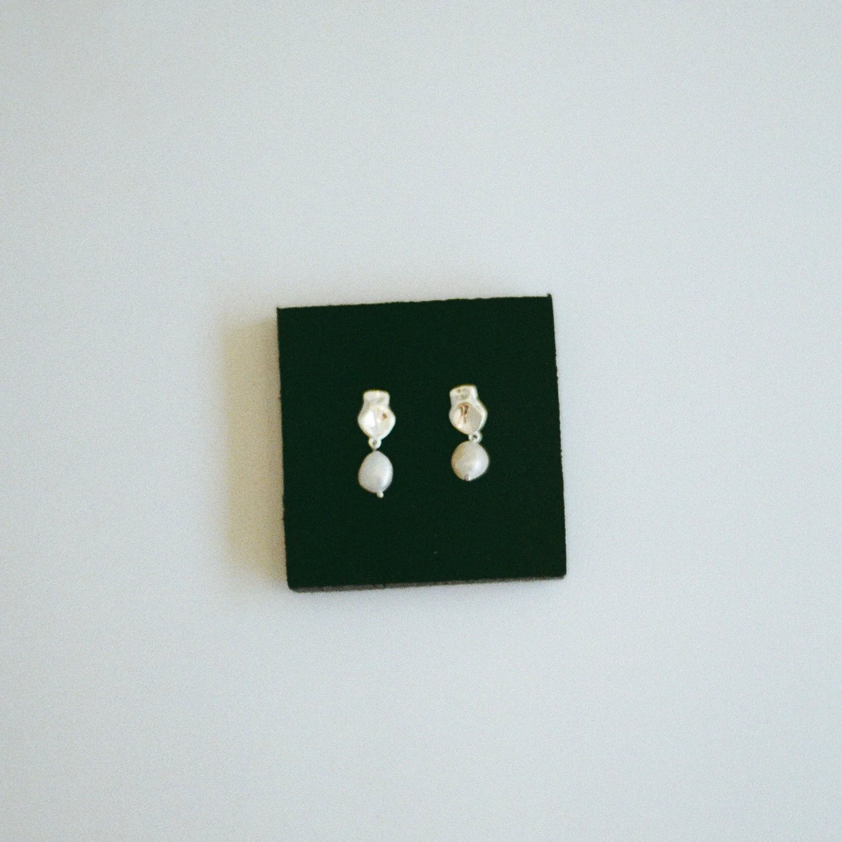 Alba Pearl Earrings - Image 3